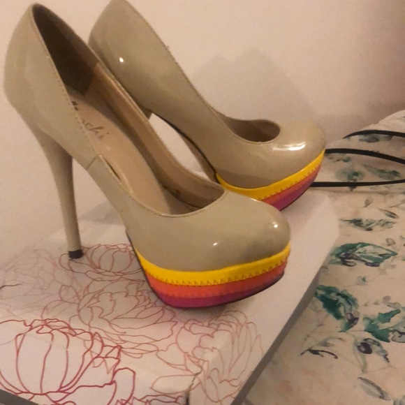 Beige shoes - Picture 1 of 1